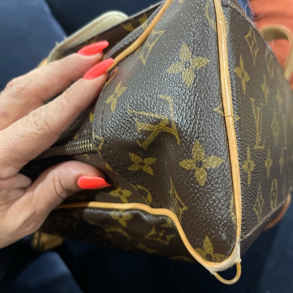 Manhattan Handbag Monogram Canvas GM - Picture 11 of 11